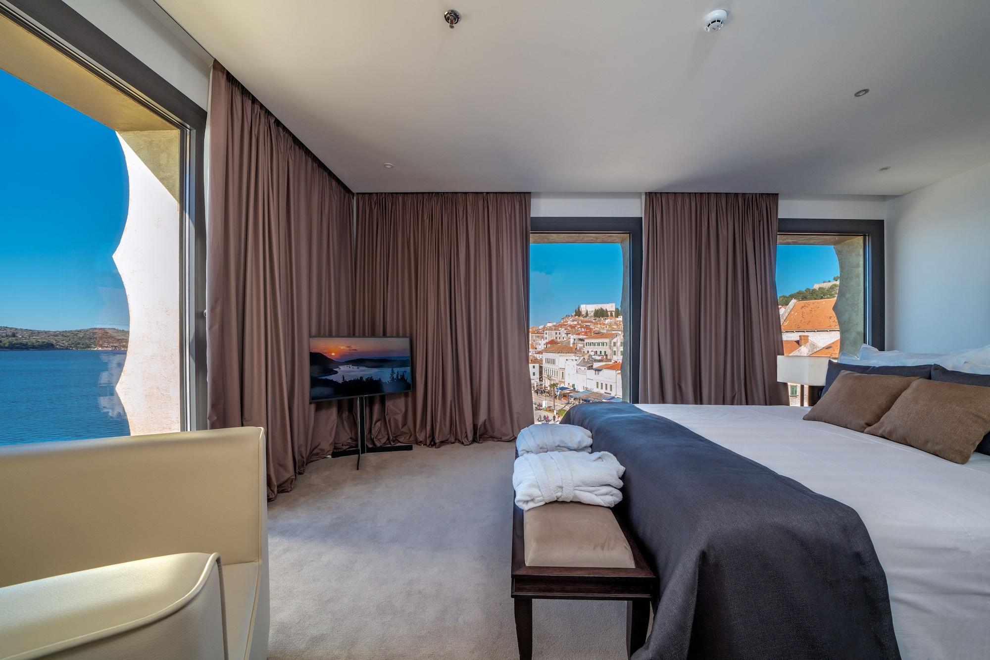 Bellevue Superior City Hotel Σίμπενικ Εξωτερικό φωτογραφία