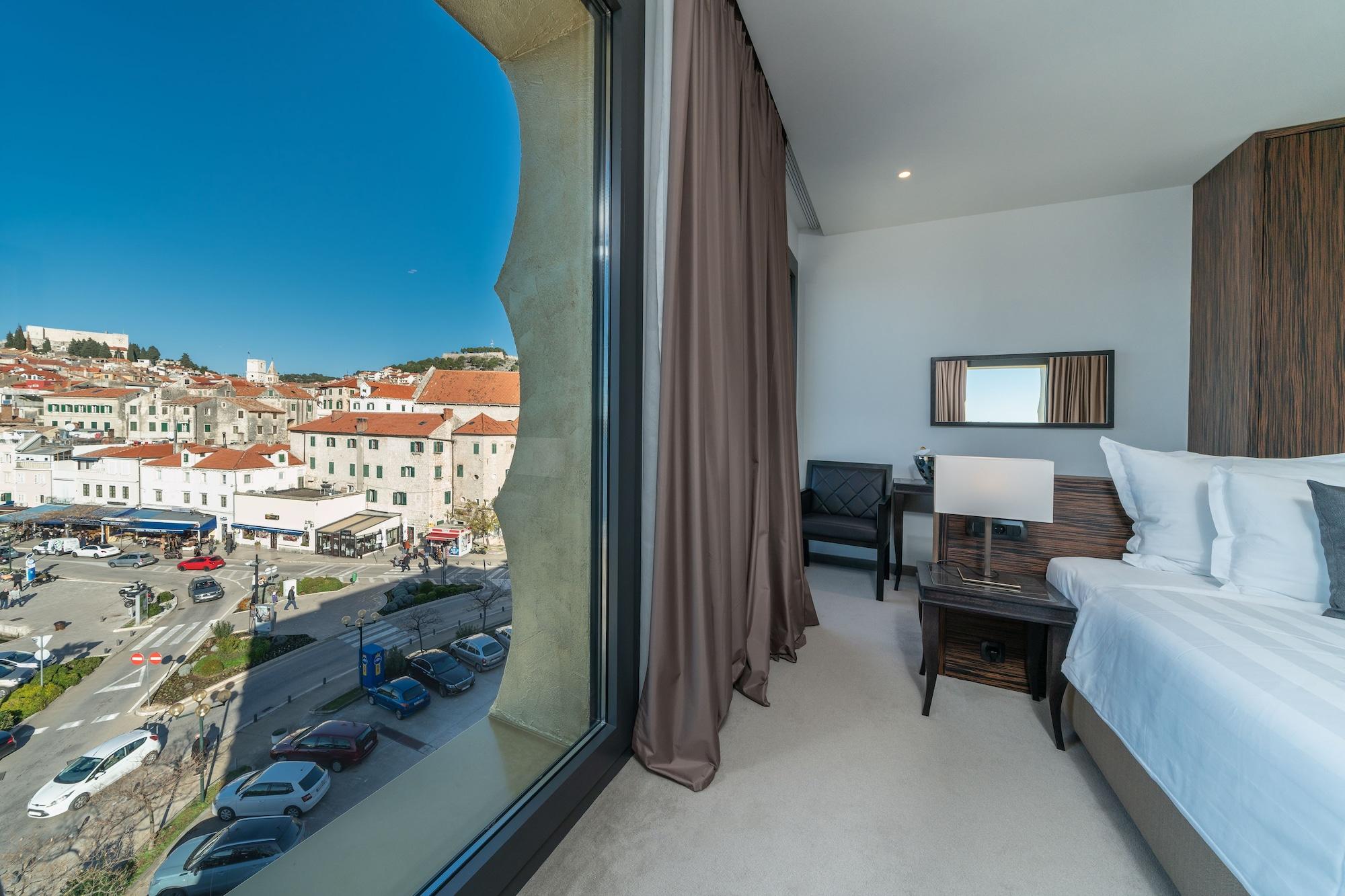 Bellevue Superior City Hotel Σίμπενικ Εξωτερικό φωτογραφία