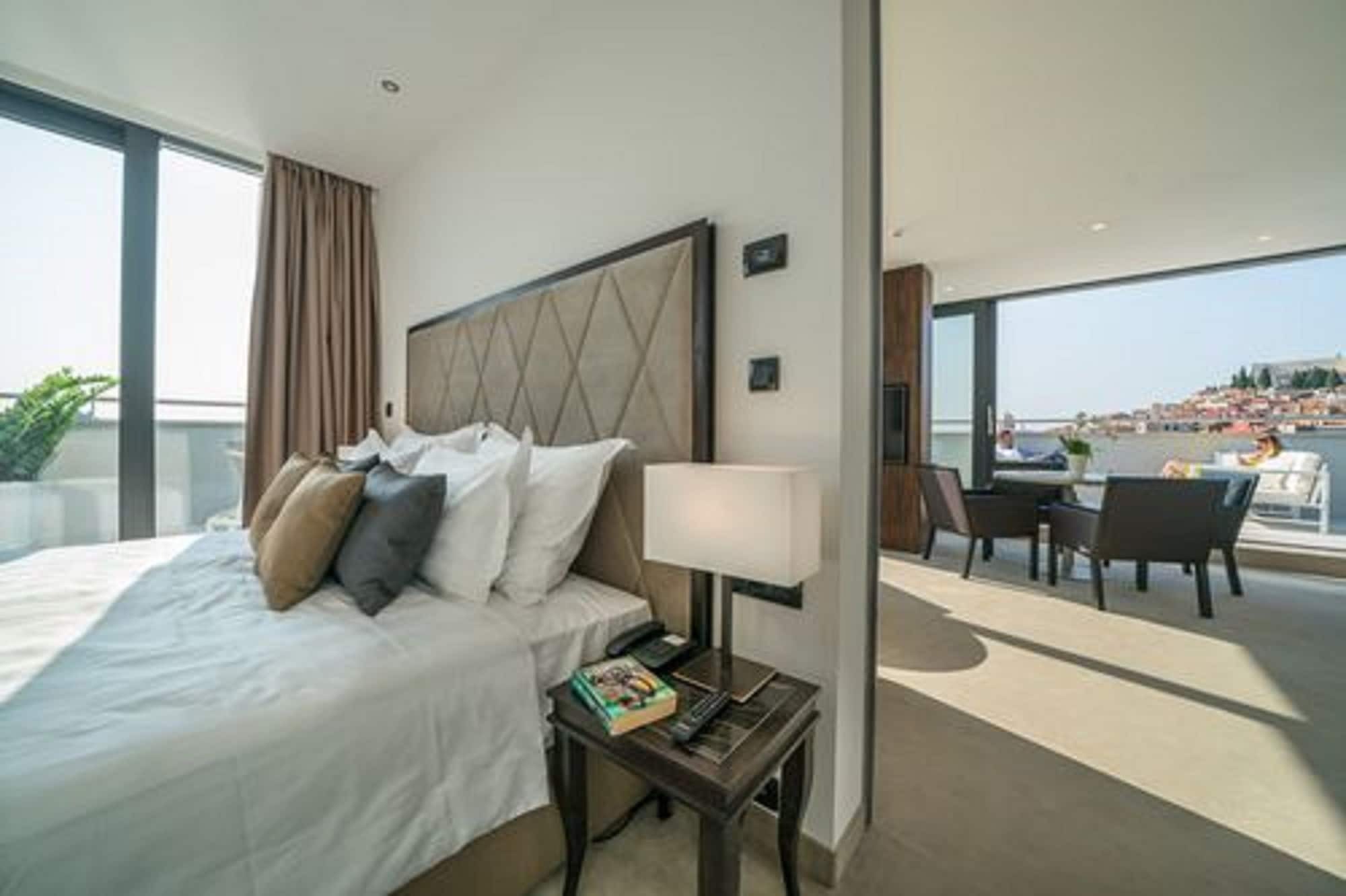 Bellevue Superior City Hotel Σίμπενικ Εξωτερικό φωτογραφία